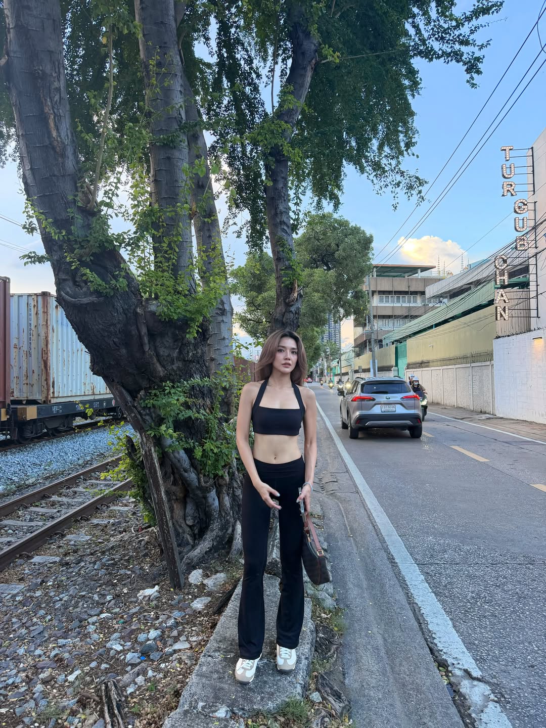 ปราง - กัญญ์ณรัณ วงศ์ขจรไกล