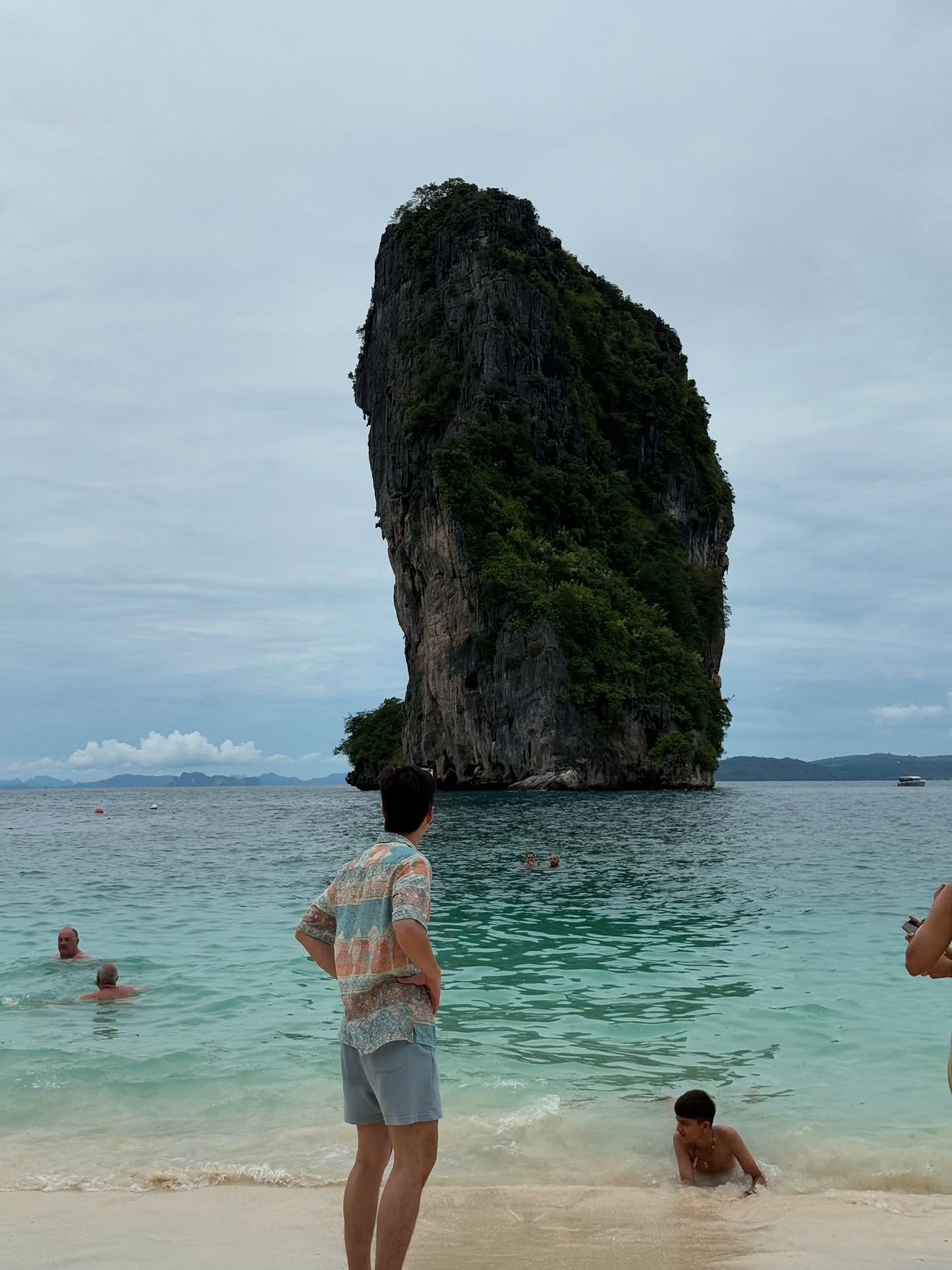 แบม - ปีติภัทร คูตระกูล