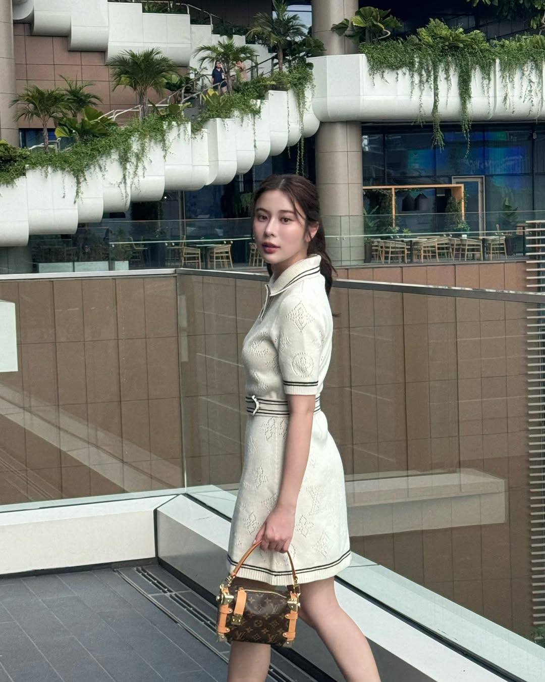 เก้า - สุภัสสรา ธนชาต