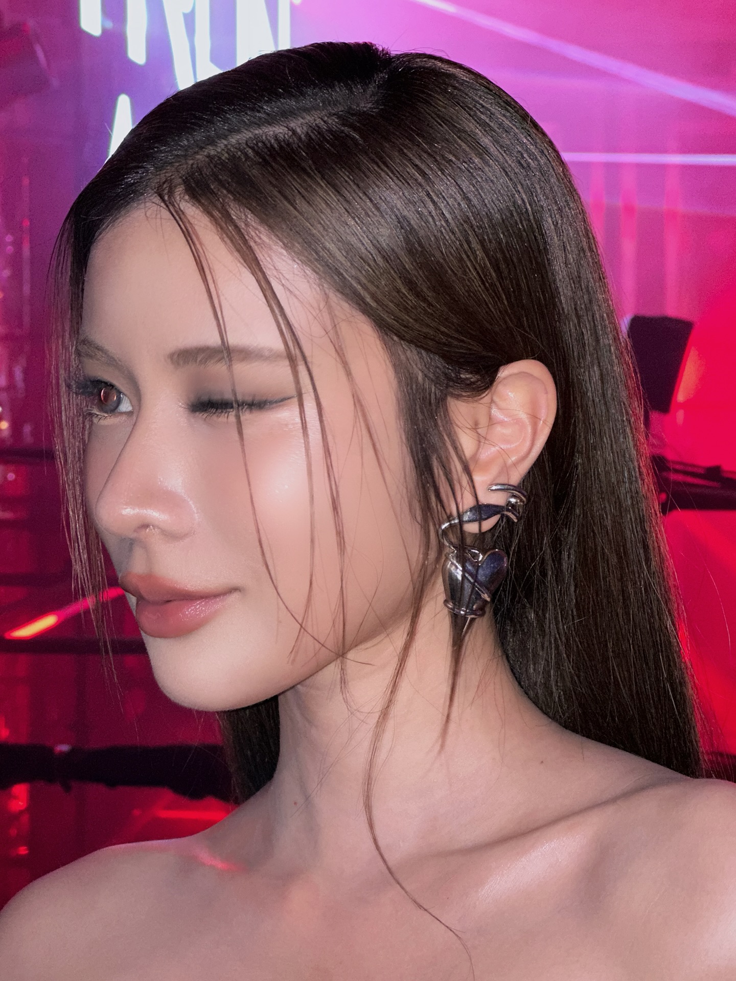 เก้า - สุภัสสรา ธนชาต