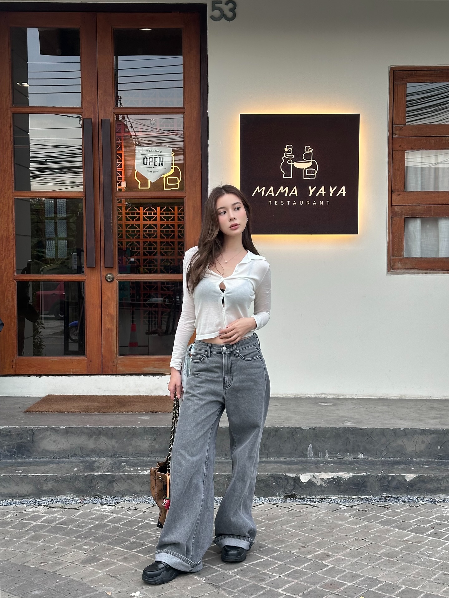 เก้า - สุภัสสรา ธนชาต