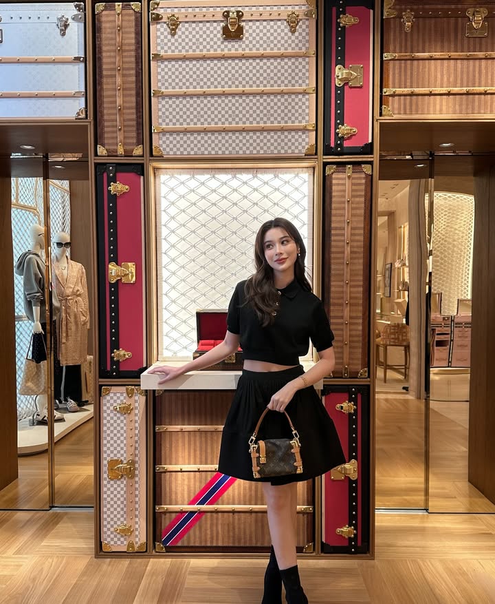 เก้า - สุภัสสรา ธนชาต