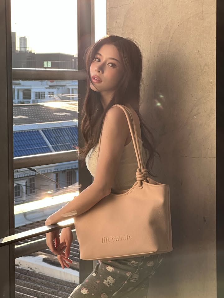 เก้า - สุภัสสรา ธนชาต