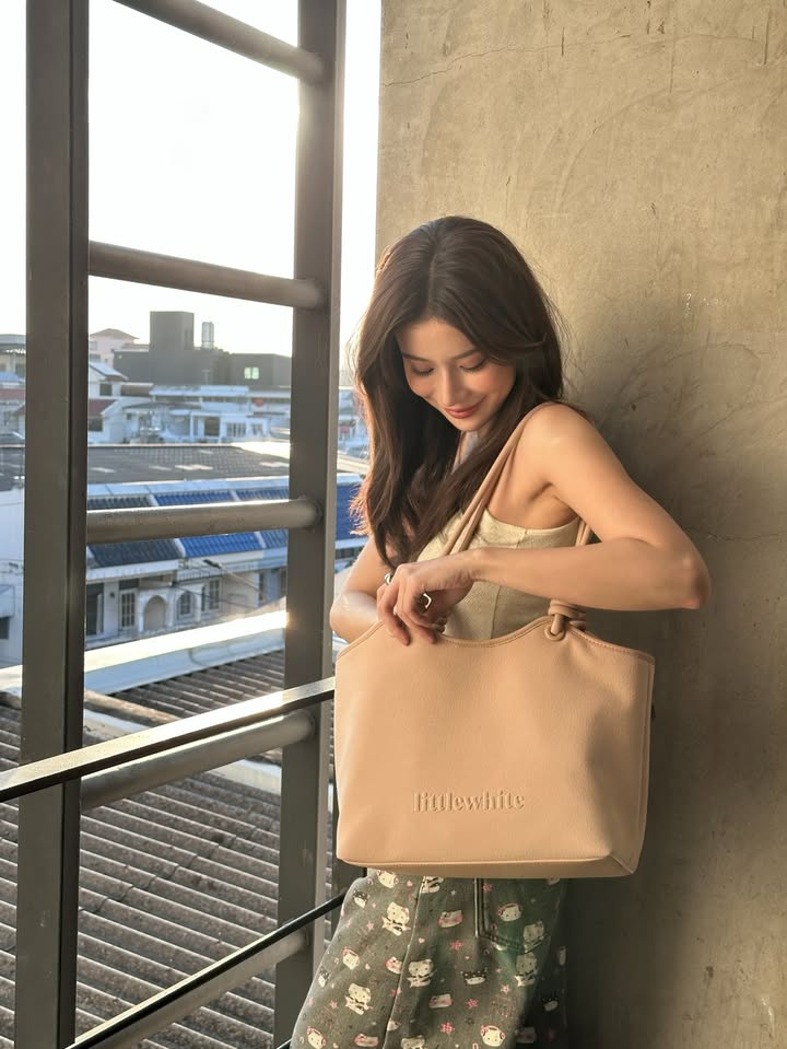 เก้า - สุภัสสรา ธนชาต