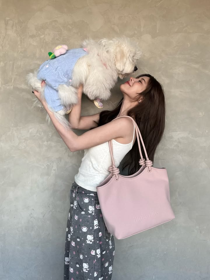 เก้า - สุภัสสรา ธนชาต