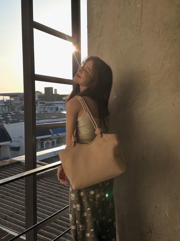 เก้า - สุภัสสรา ธนชาต