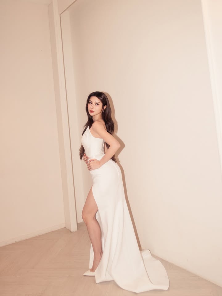 เก้า - สุภัสสรา ธนชาต