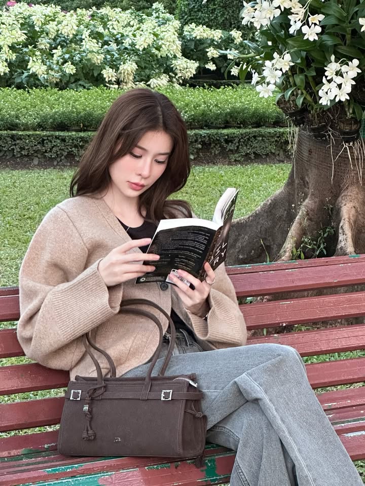 เก้า - สุภัสสรา ธนชาต