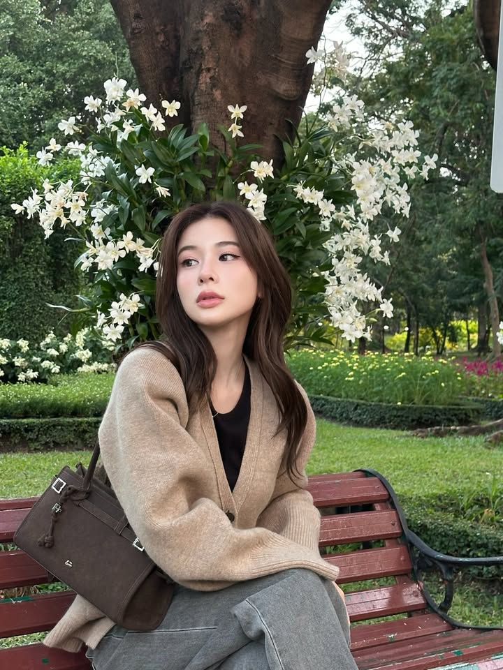 เก้า - สุภัสสรา ธนชาต