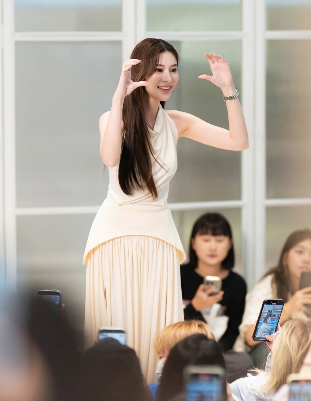 เก้า - สุภัสสรา ธนชาต