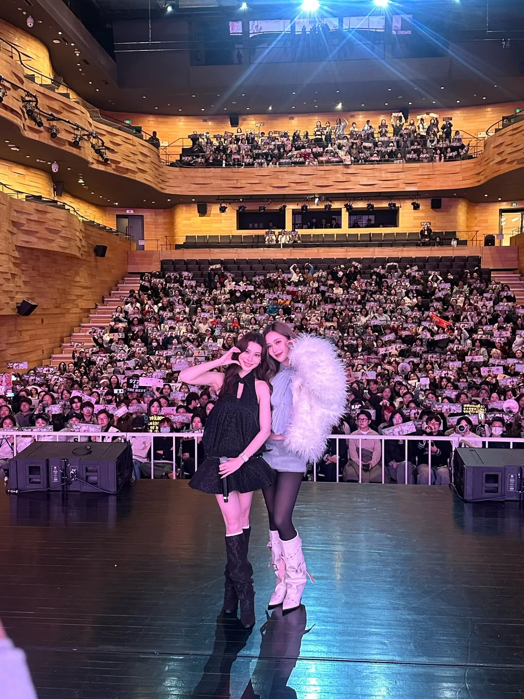 เก้า - สุภัสสรา ธนชาต