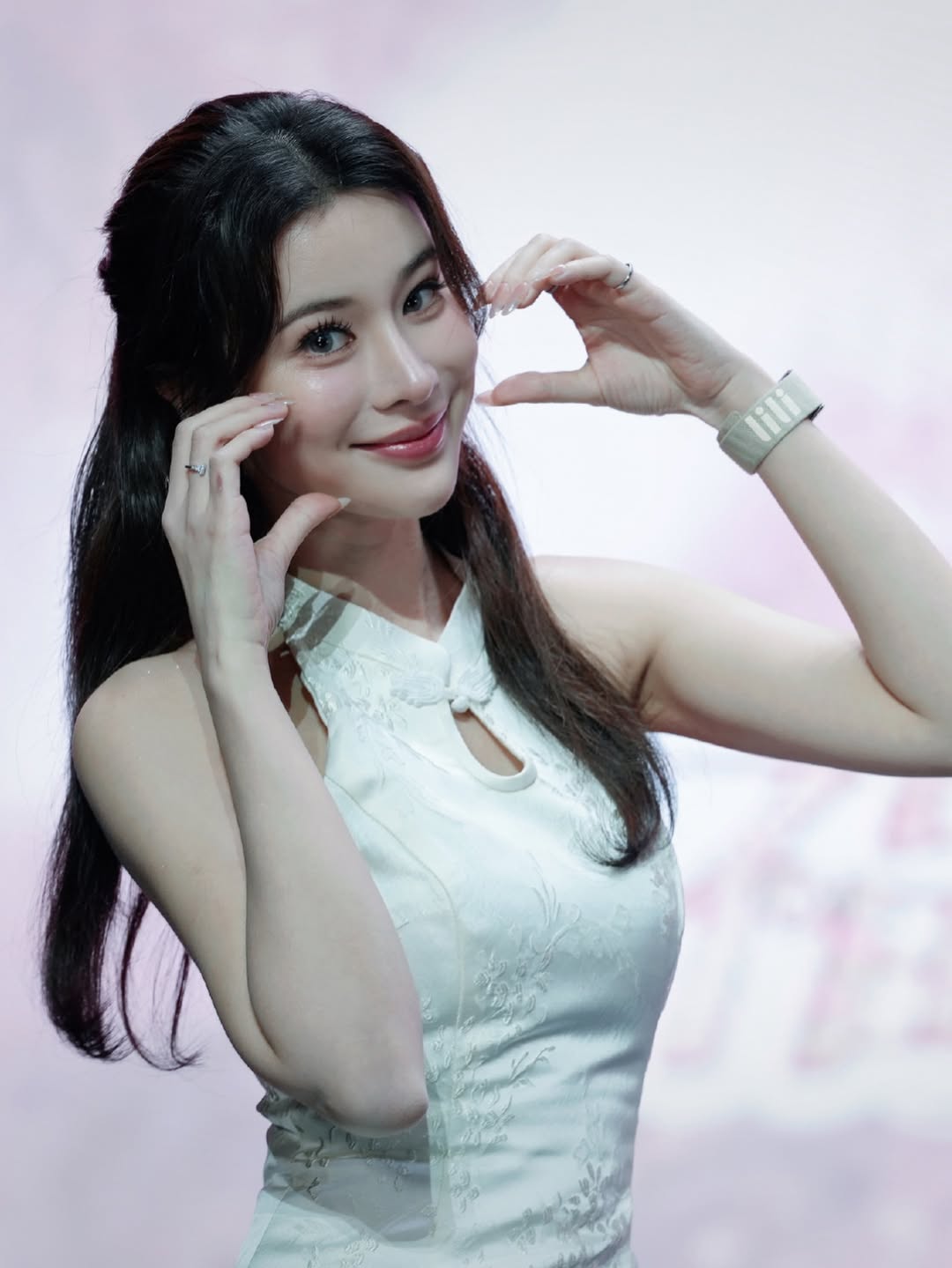 เก้า - สุภัสสรา ธนชาต