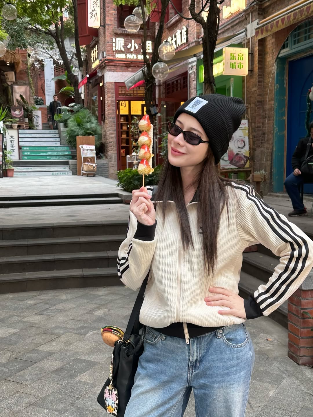 เก้า - สุภัสสรา ธนชาต