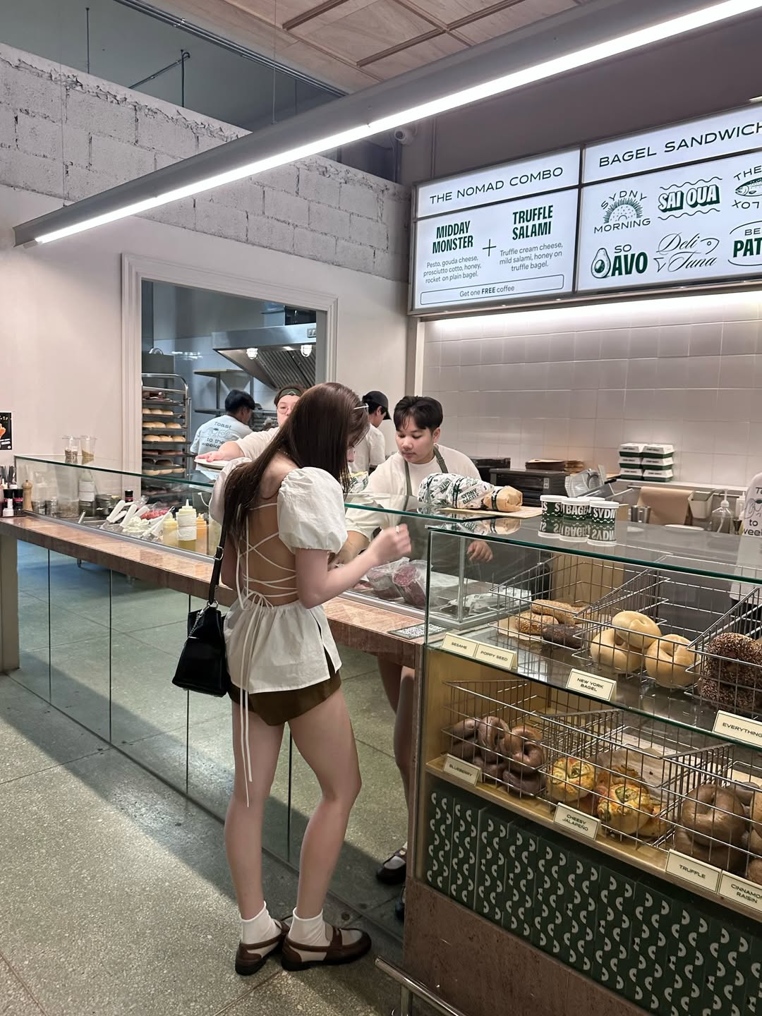 เก้า - สุภัสสรา ธนชาต