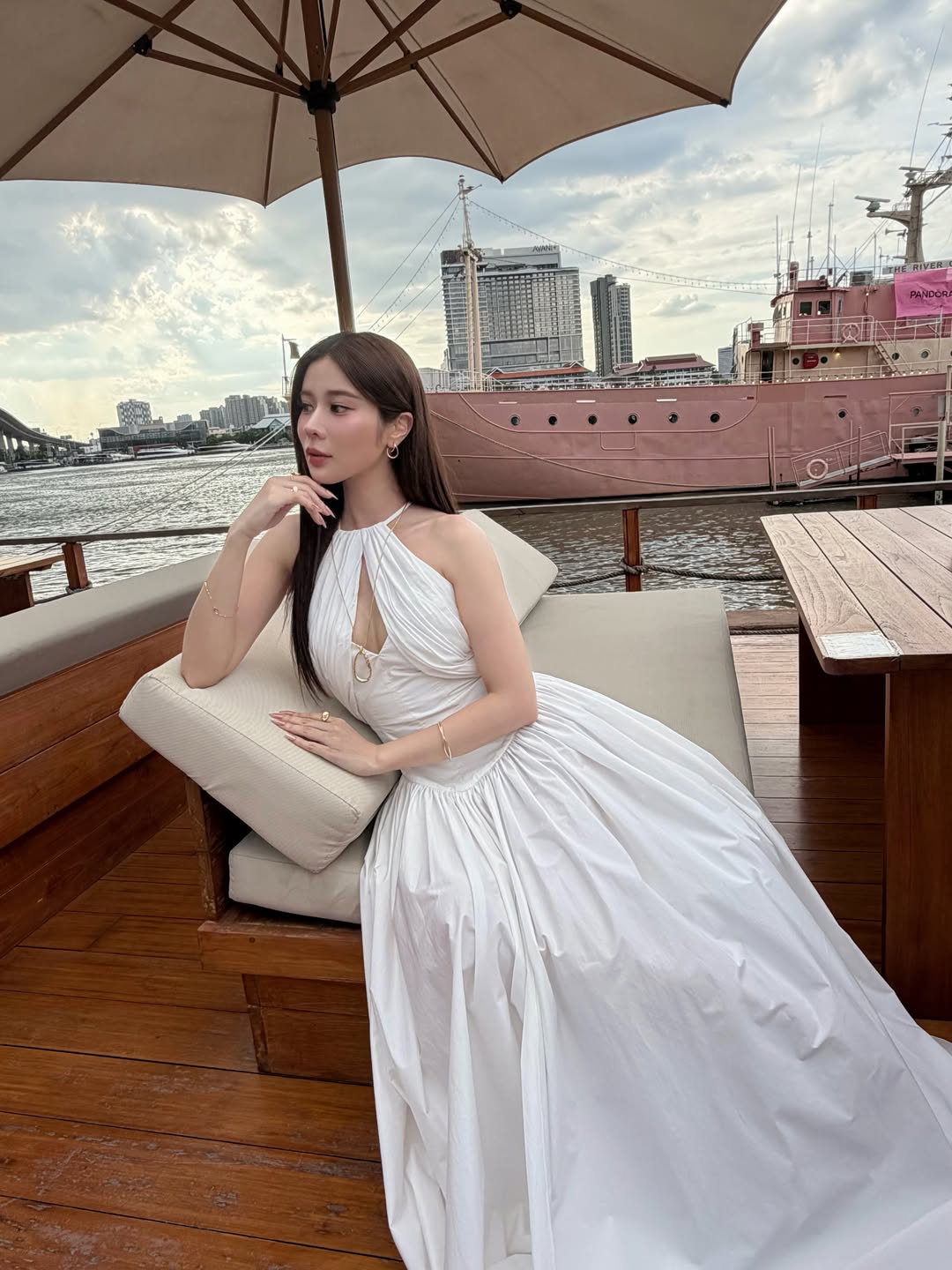 เก้า - สุภัสสรา ธนชาต