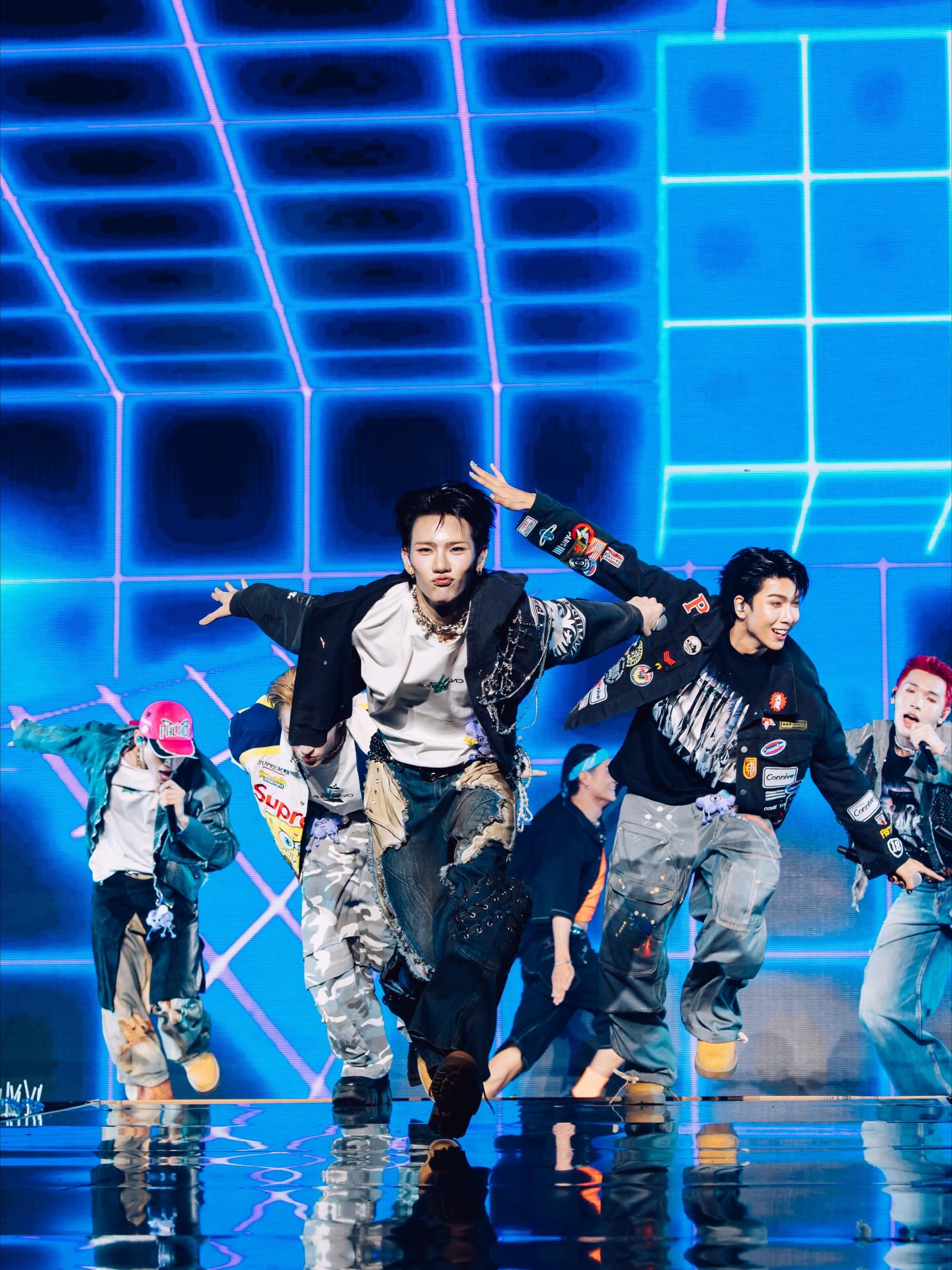 ปลั๊กกี้ - ธรากร คำสิงห์