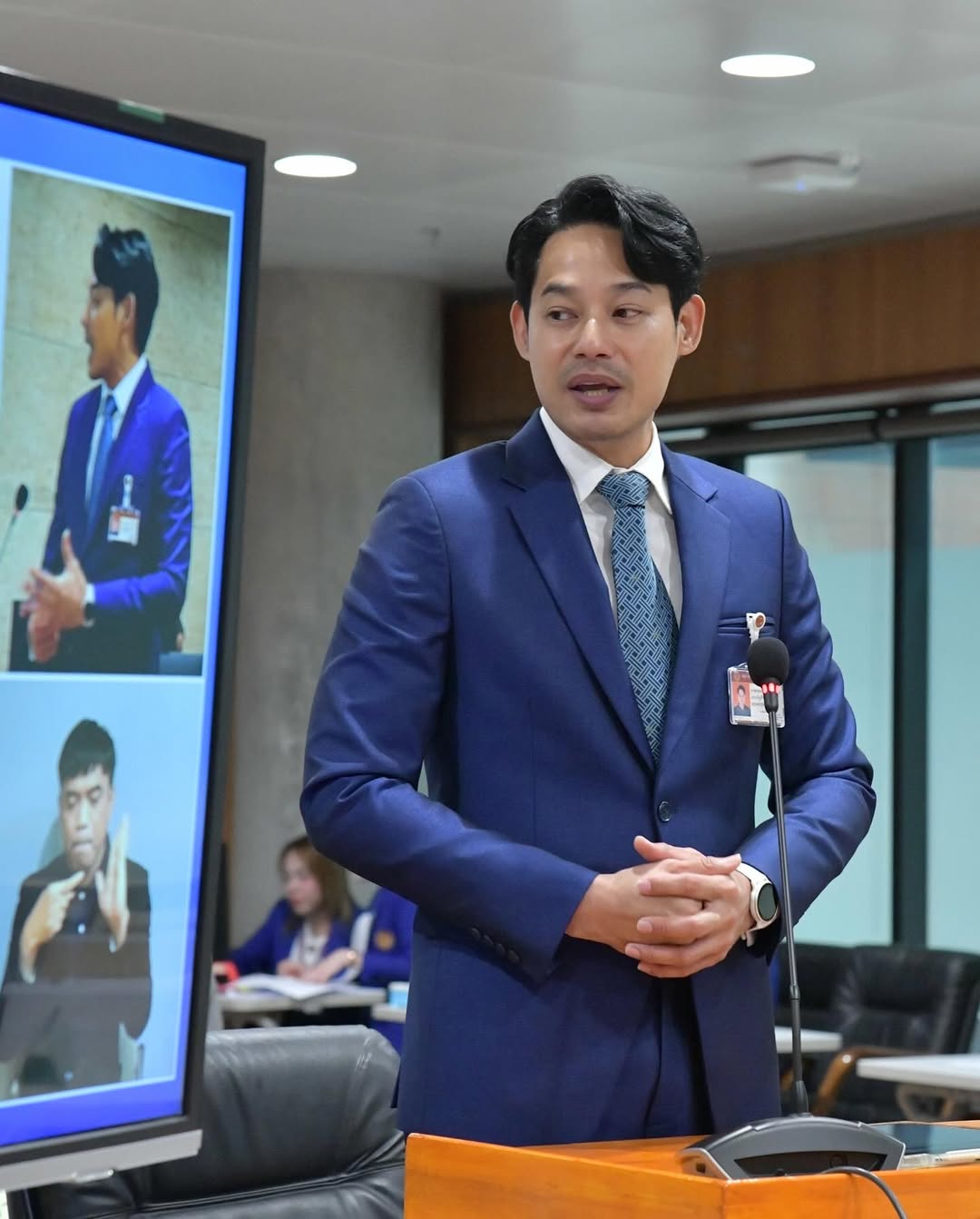 เพชร - กรุณพล เทียนสุวรรณ