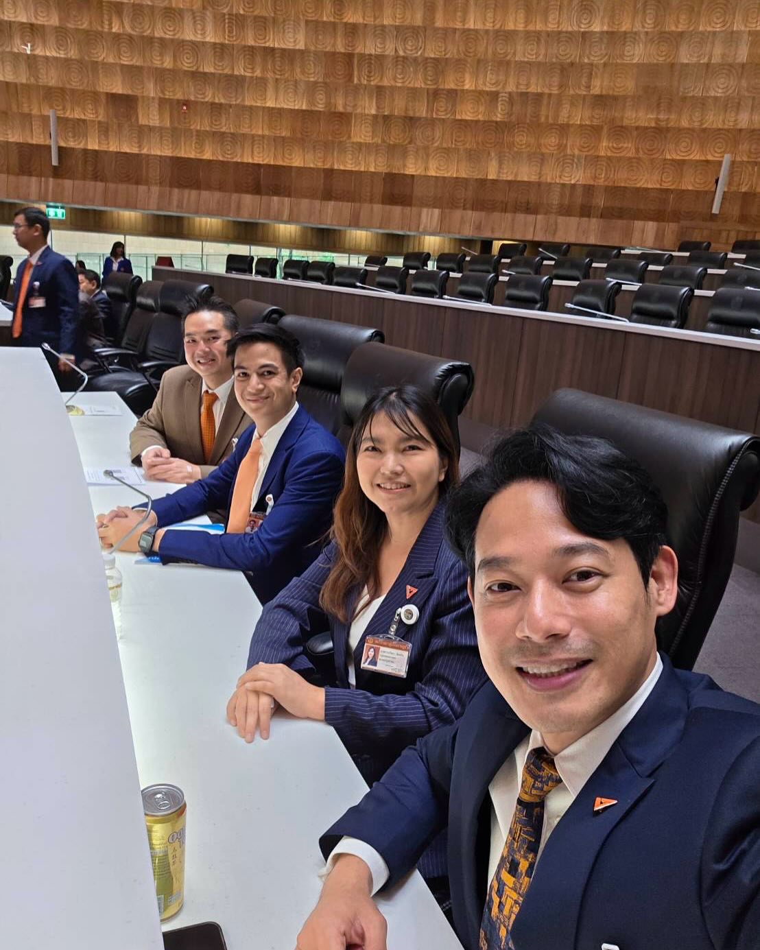 เพชร - กรุณพล เทียนสุวรรณ