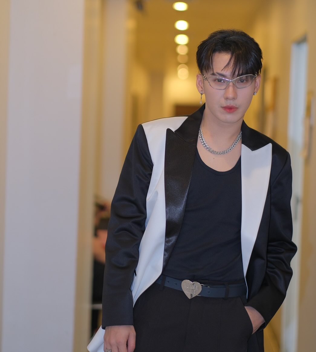 ตั้ม - วราวุธ โพธิ์ยิ้ม