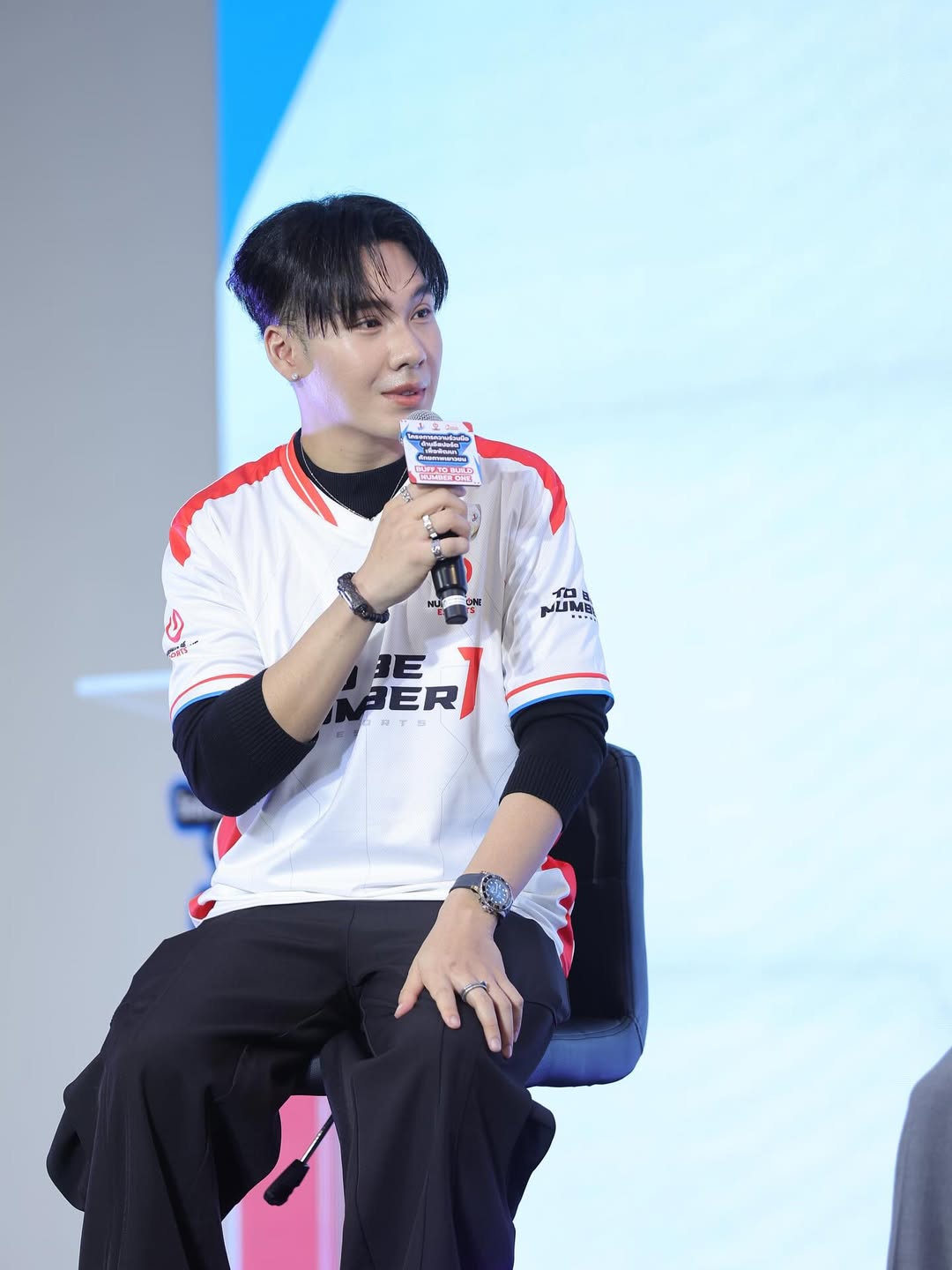 ตั้ม - วราวุธ โพธิ์ยิ้ม