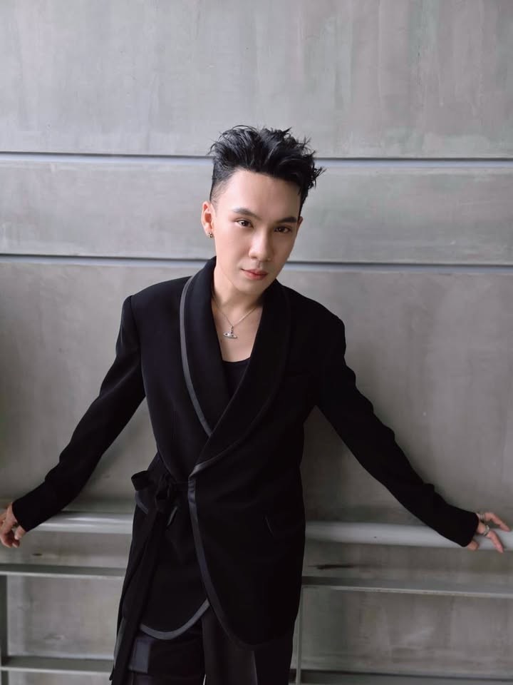 ตั้ม - วราวุธ โพธิ์ยิ้ม