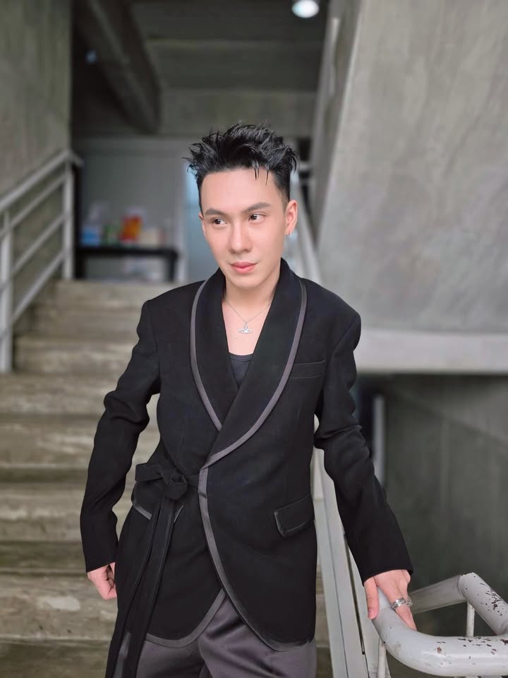 ตั้ม - วราวุธ โพธิ์ยิ้ม