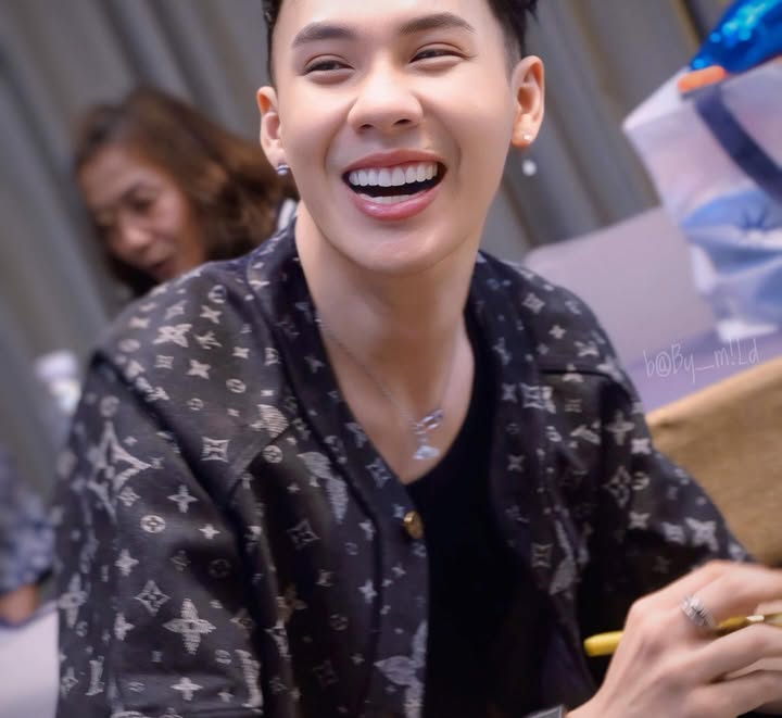 ตั้ม - วราวุธ โพธิ์ยิ้ม