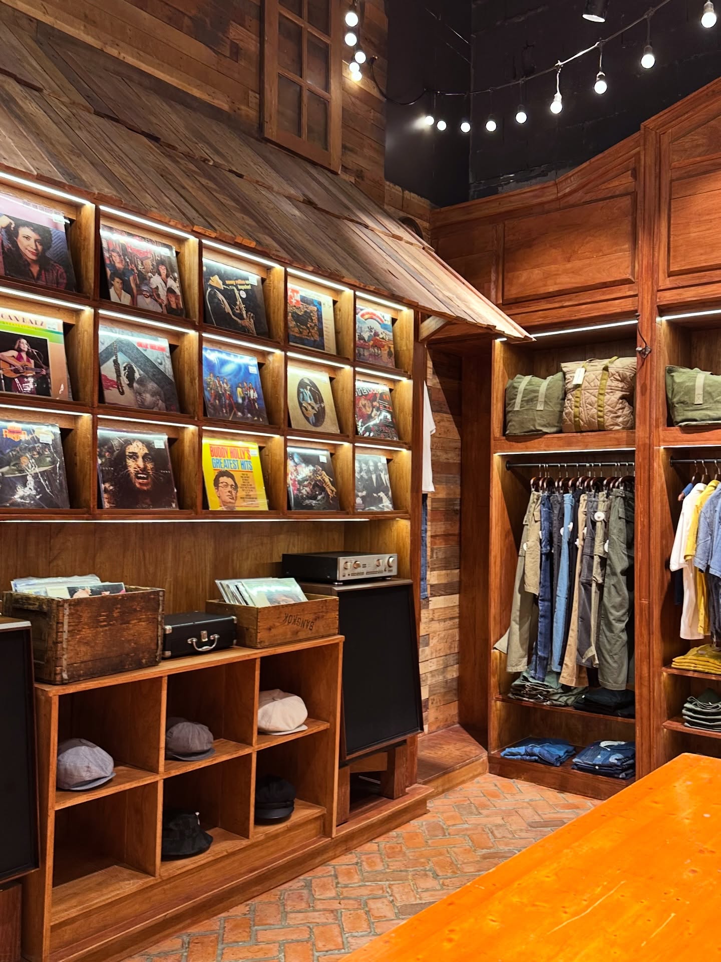 กัปตัน - ชลธร คงยิ่งยง