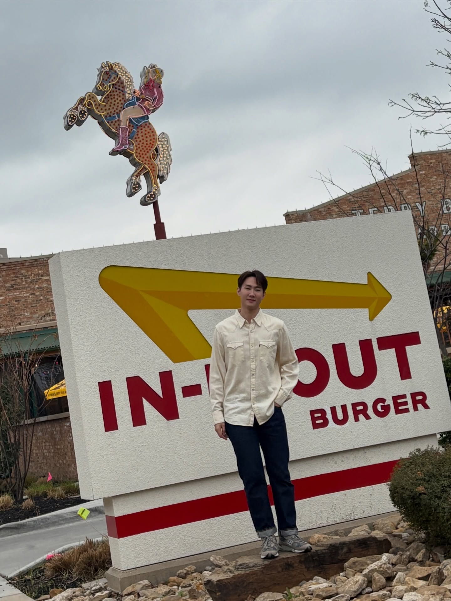 กัปตัน - ชลธร คงยิ่งยง