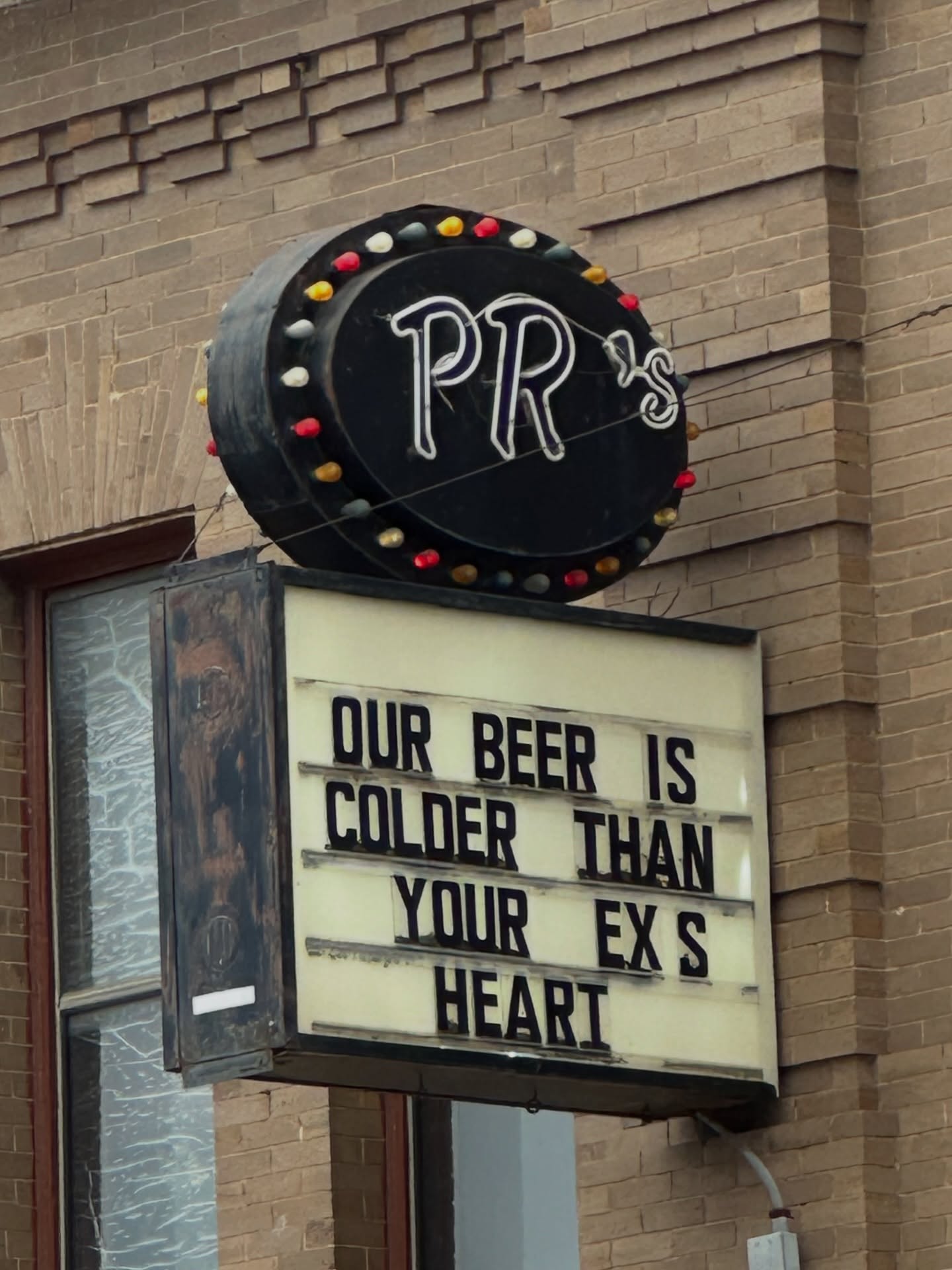 กัปตัน - ชลธร คงยิ่งยง