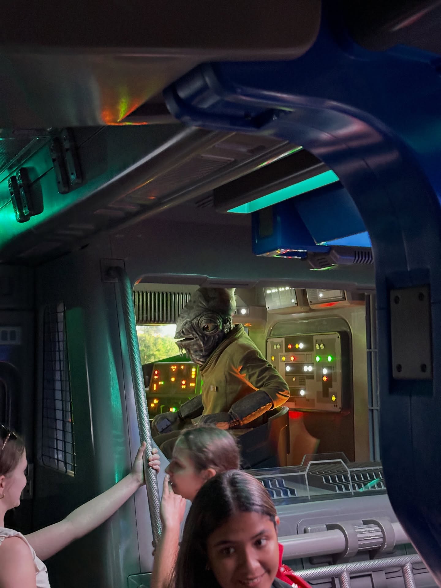 กัปตัน - ชลธร คงยิ่งยง