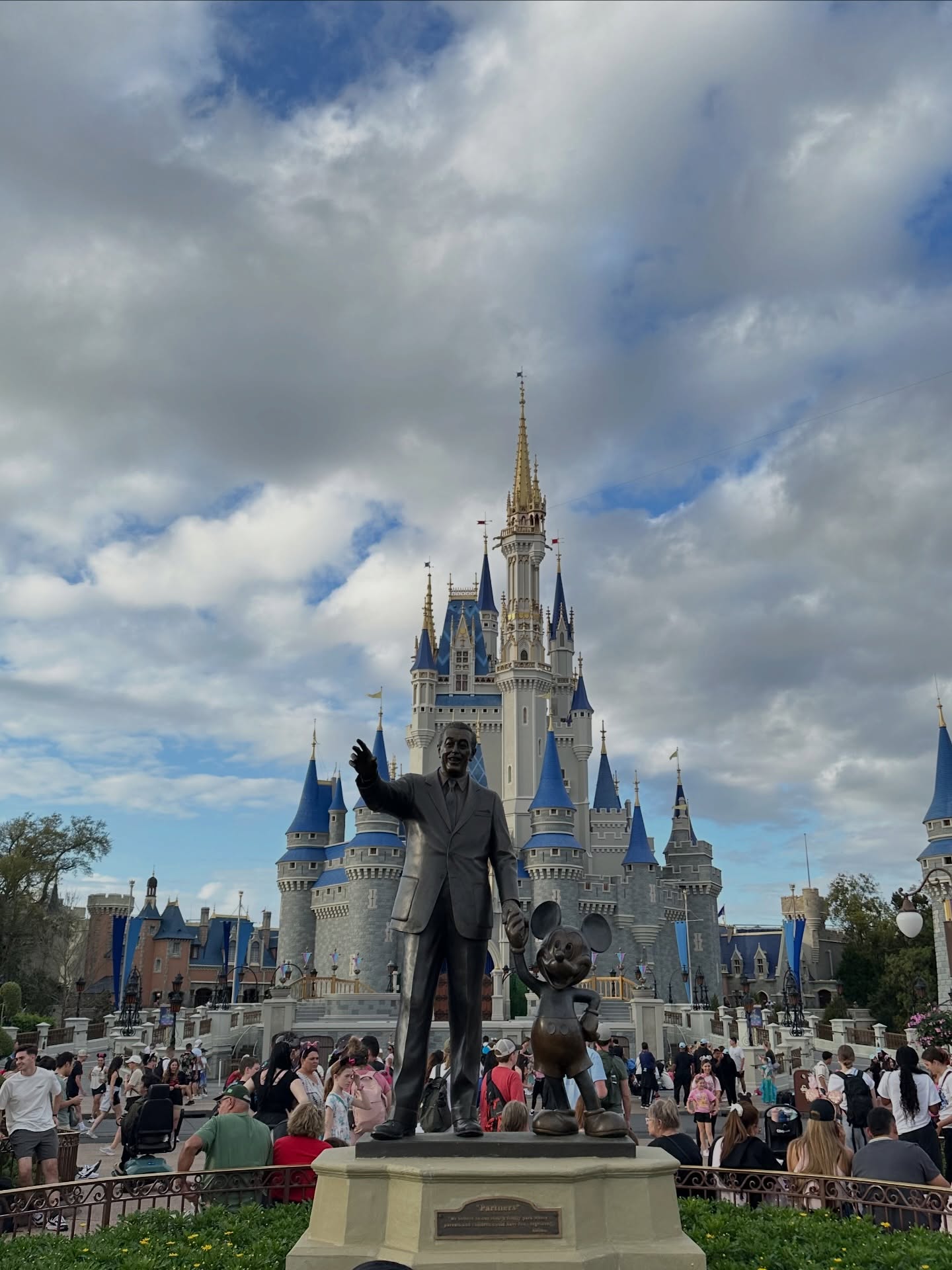 กัปตัน - ชลธร คงยิ่งยง