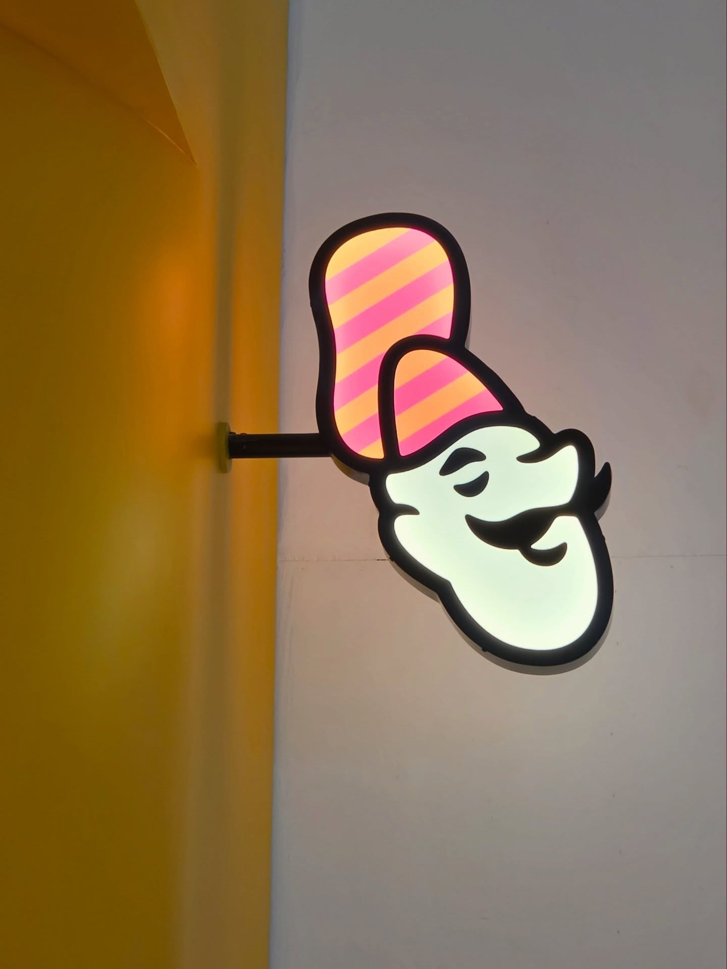 กัปตัน - ชลธร คงยิ่งยง