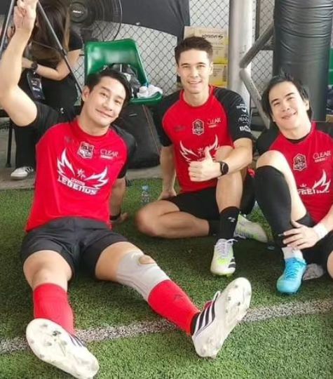 ป้อง - ณวัฒน์ กุลรัตนรักษ์