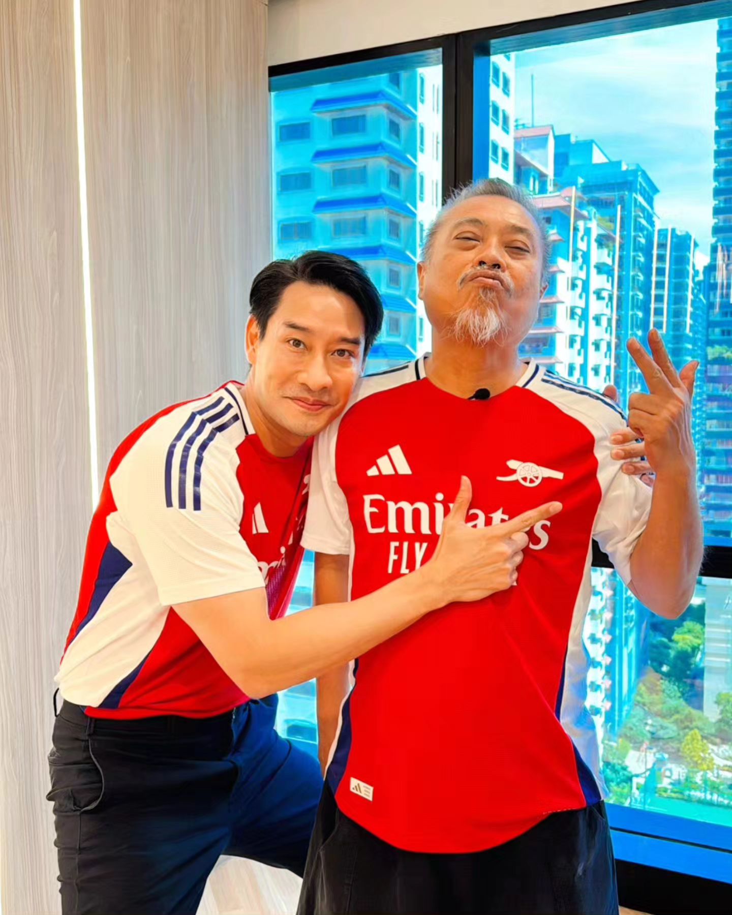 ป้อง - ณวัฒน์ กุลรัตนรักษ์