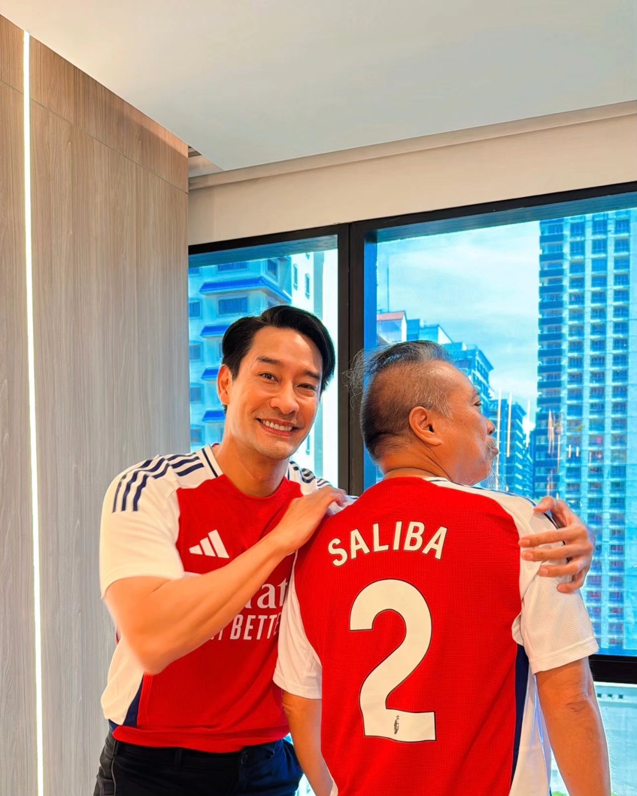 ป้อง - ณวัฒน์ กุลรัตนรักษ์