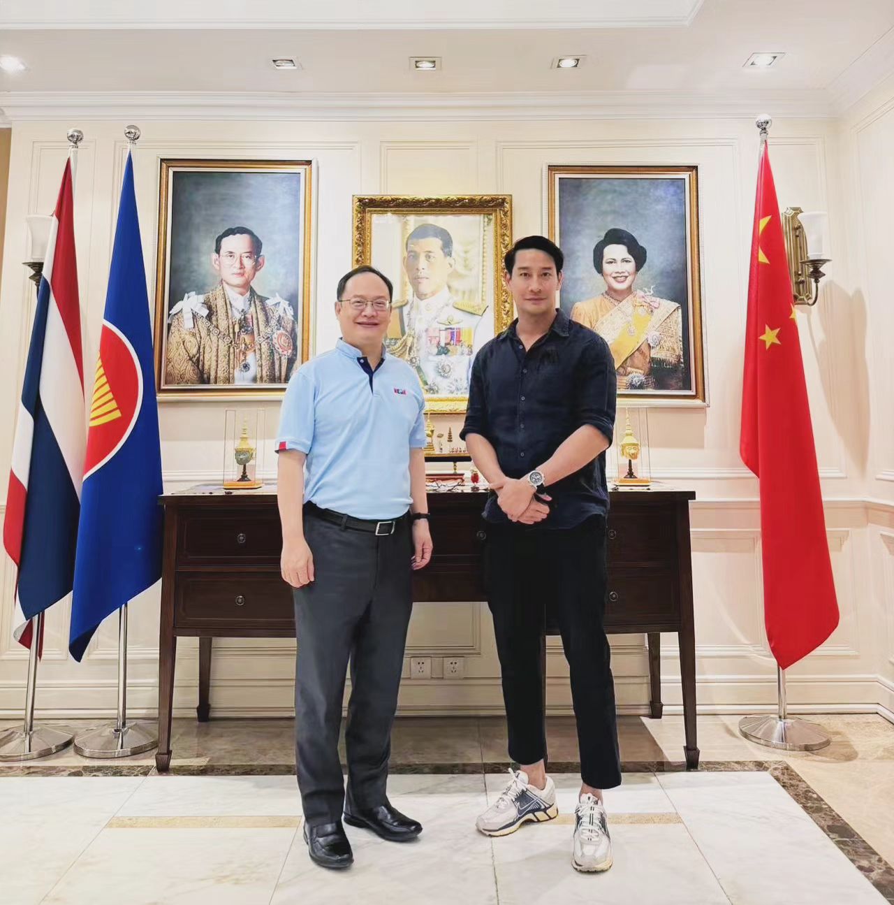 ป้อง - ณวัฒน์ กุลรัตนรักษ์