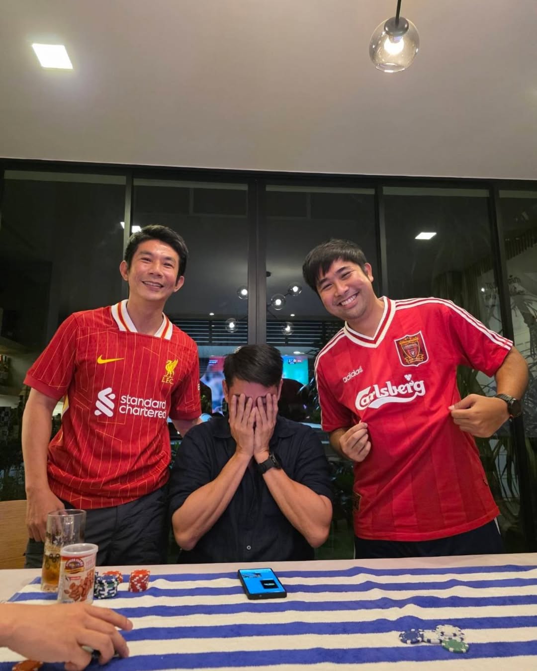 ป้อง - ณวัฒน์ กุลรัตนรักษ์