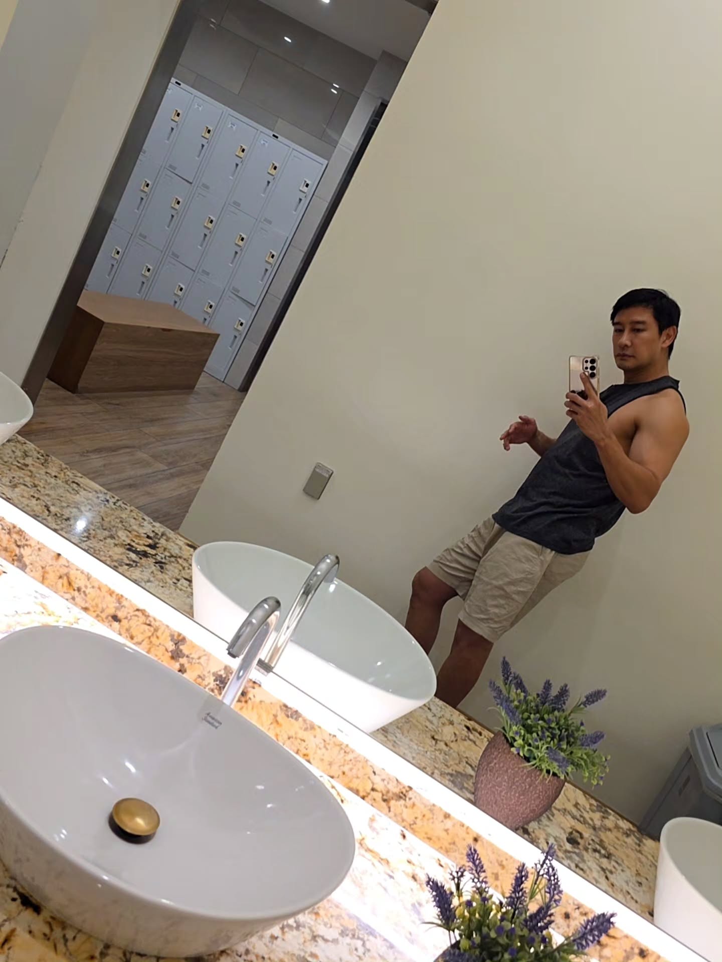 ป้อง - ณวัฒน์ กุลรัตนรักษ์