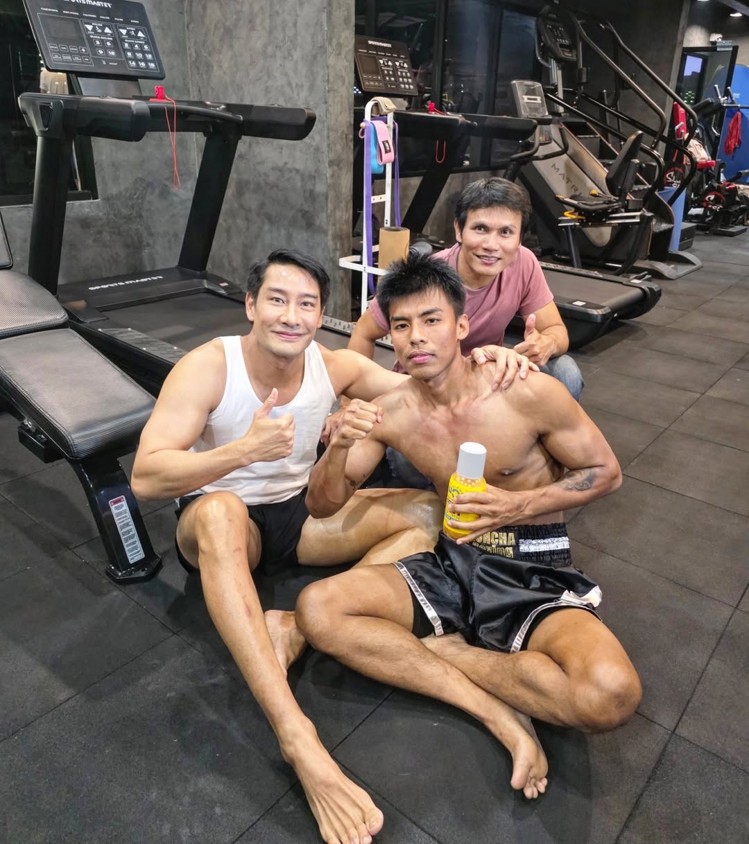 ป้อง - ณวัฒน์ กุลรัตนรักษ์