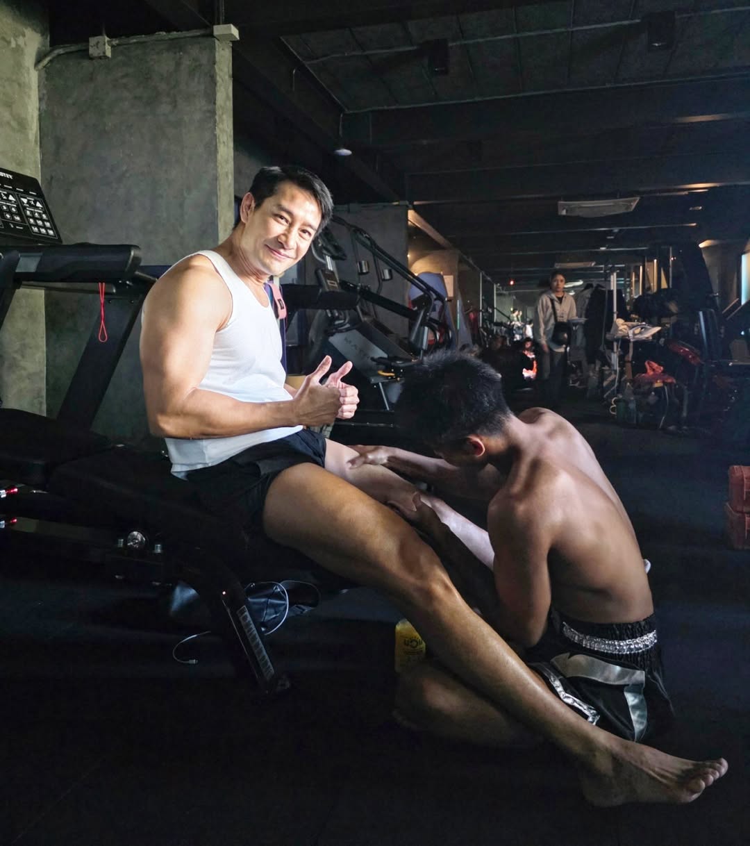 ป้อง - ณวัฒน์ กุลรัตนรักษ์