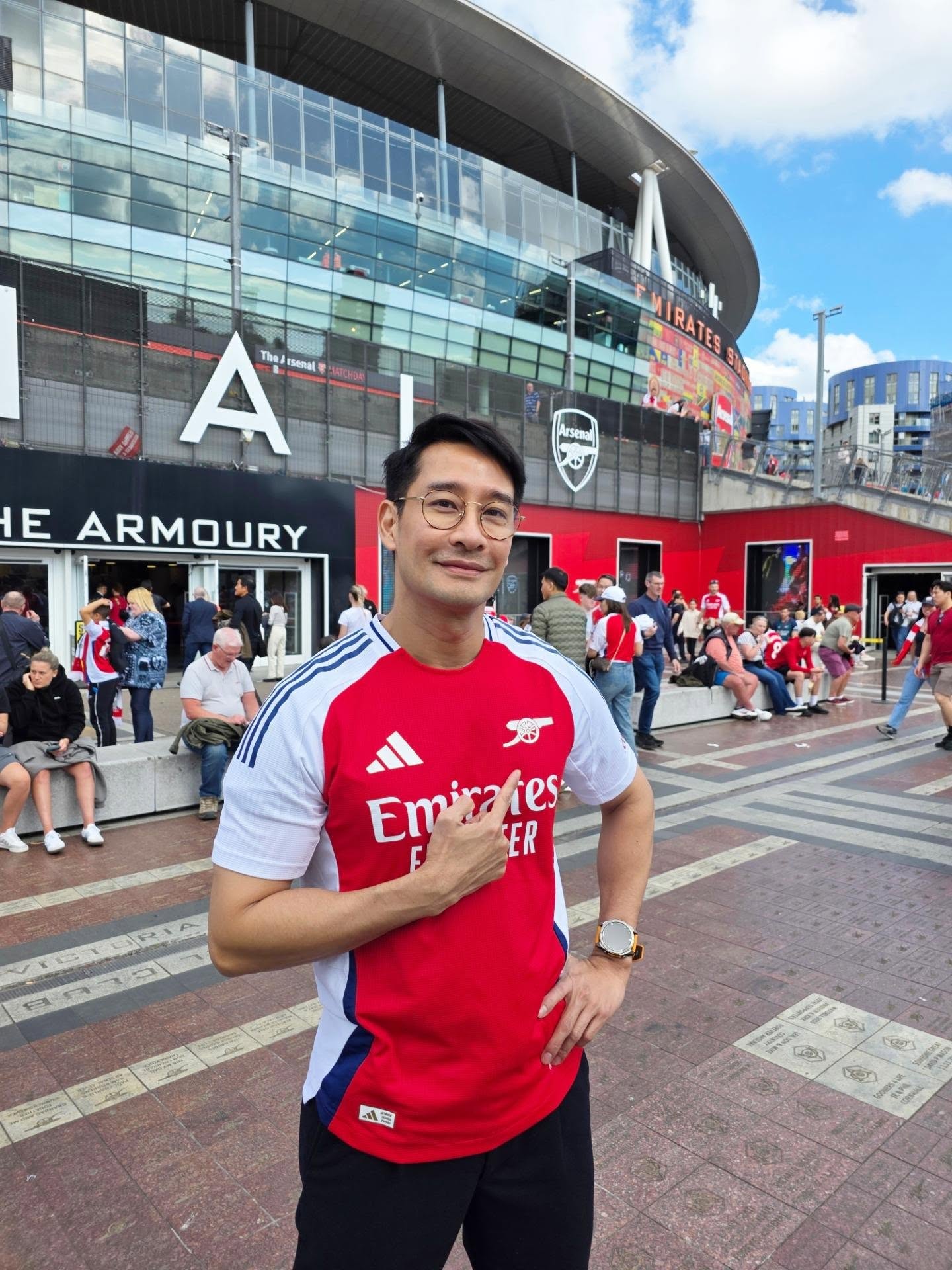 ป้อง - ณวัฒน์ กุลรัตนรักษ์