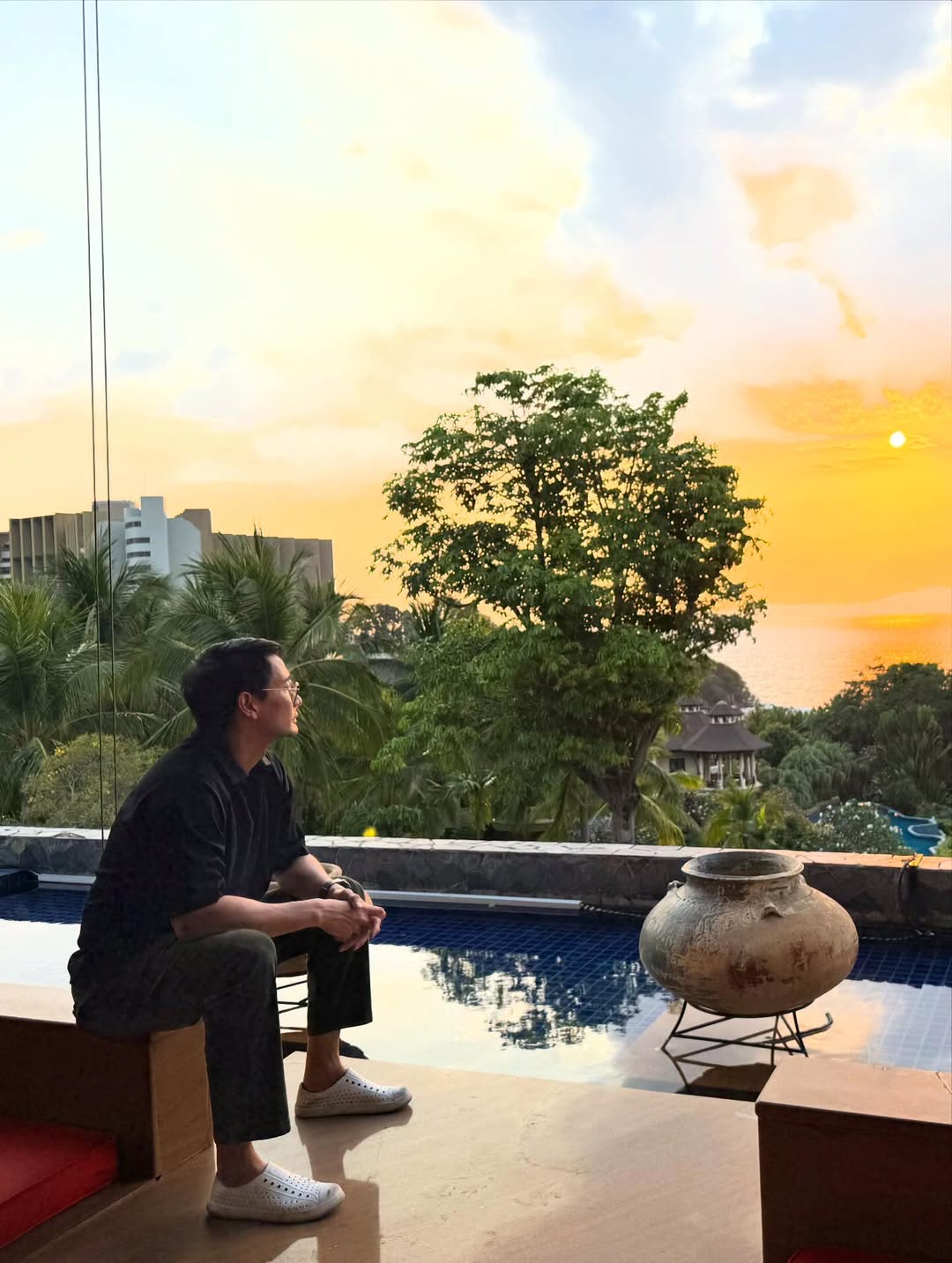 ป้อง - ณวัฒน์ กุลรัตนรักษ์