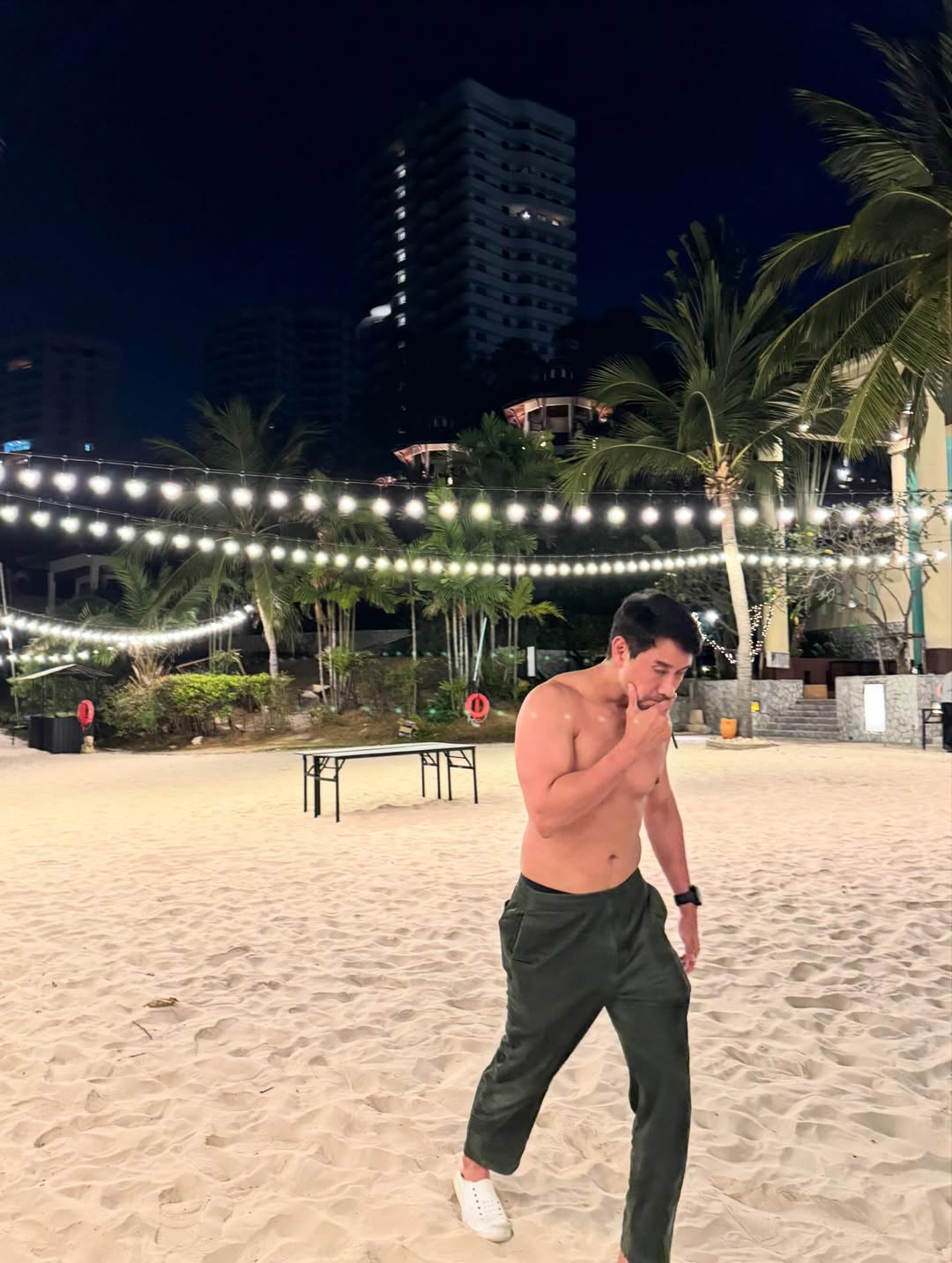 ป้อง - ณวัฒน์ กุลรัตนรักษ์