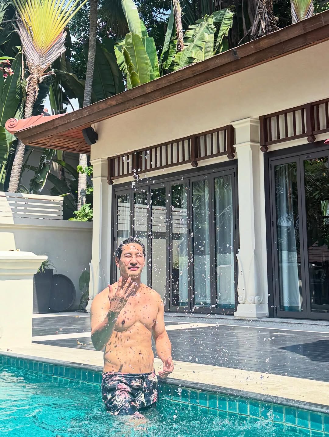 ป้อง - ณวัฒน์ กุลรัตนรักษ์