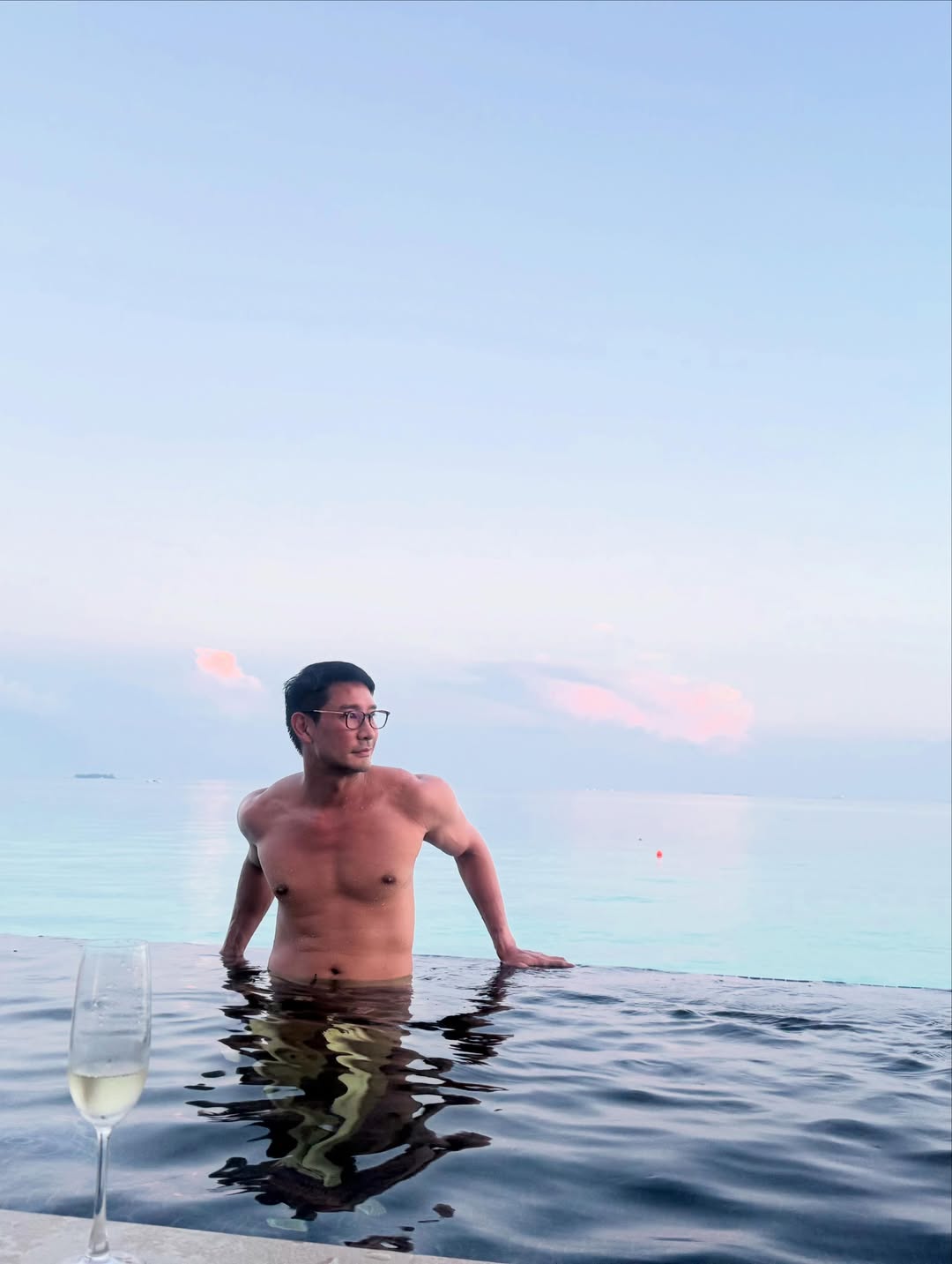 ป้อง - ณวัฒน์ กุลรัตนรักษ์
