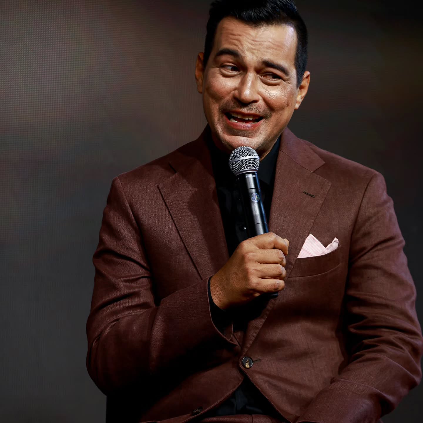 ป้อง - ณวัฒน์ กุลรัตนรักษ์