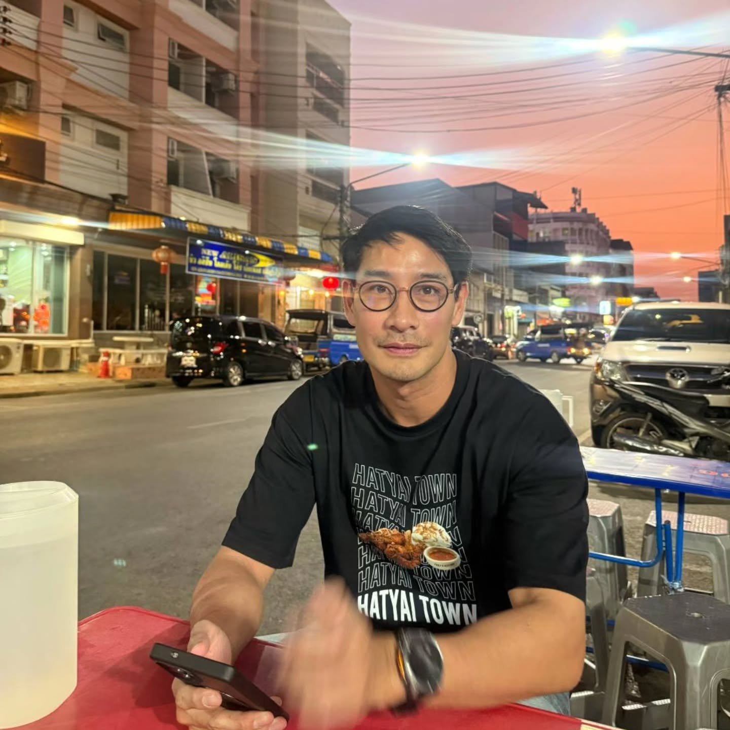 ป้อง - ณวัฒน์ กุลรัตนรักษ์