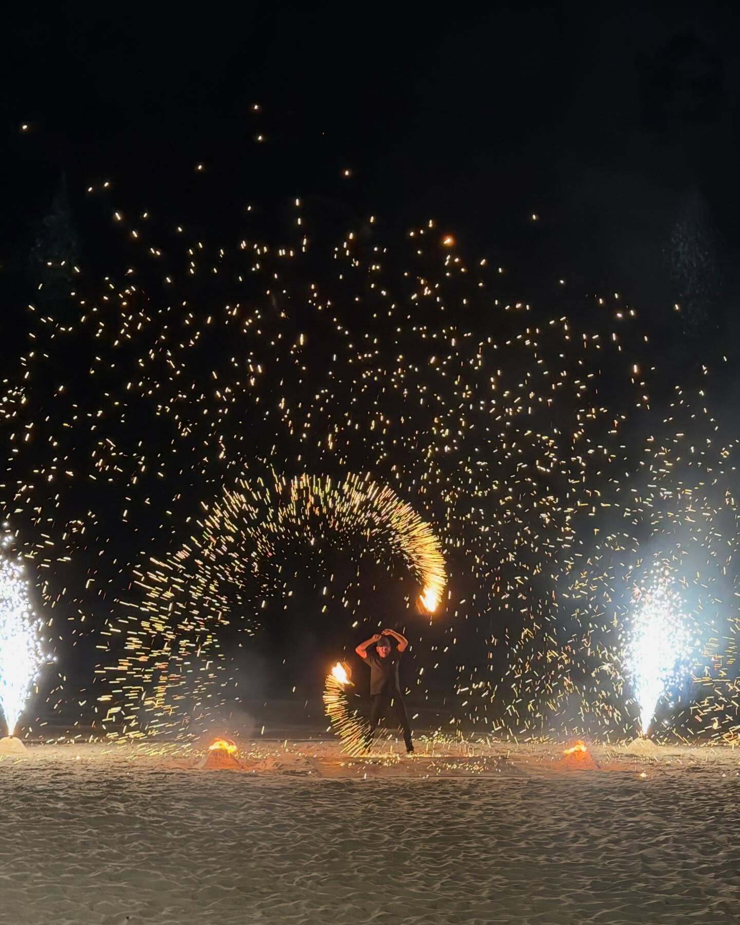 มาย - ภาคภูมิ ร่มไทรทอง