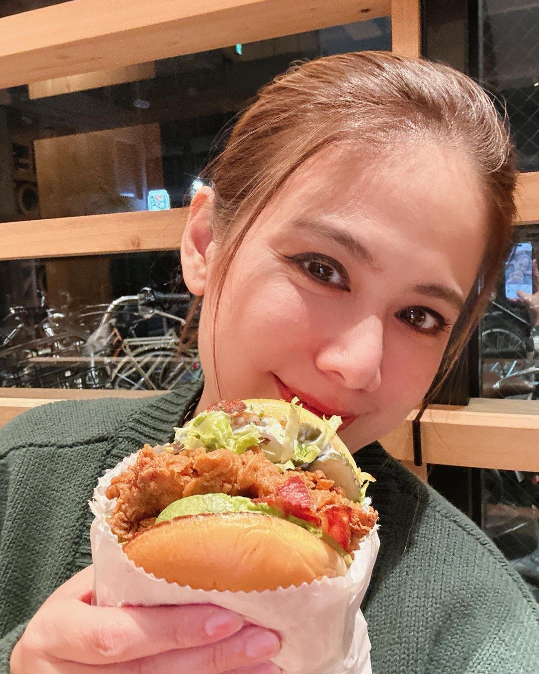ติ๊ก - กัญญารัตน์ จิรรัชชกิจ